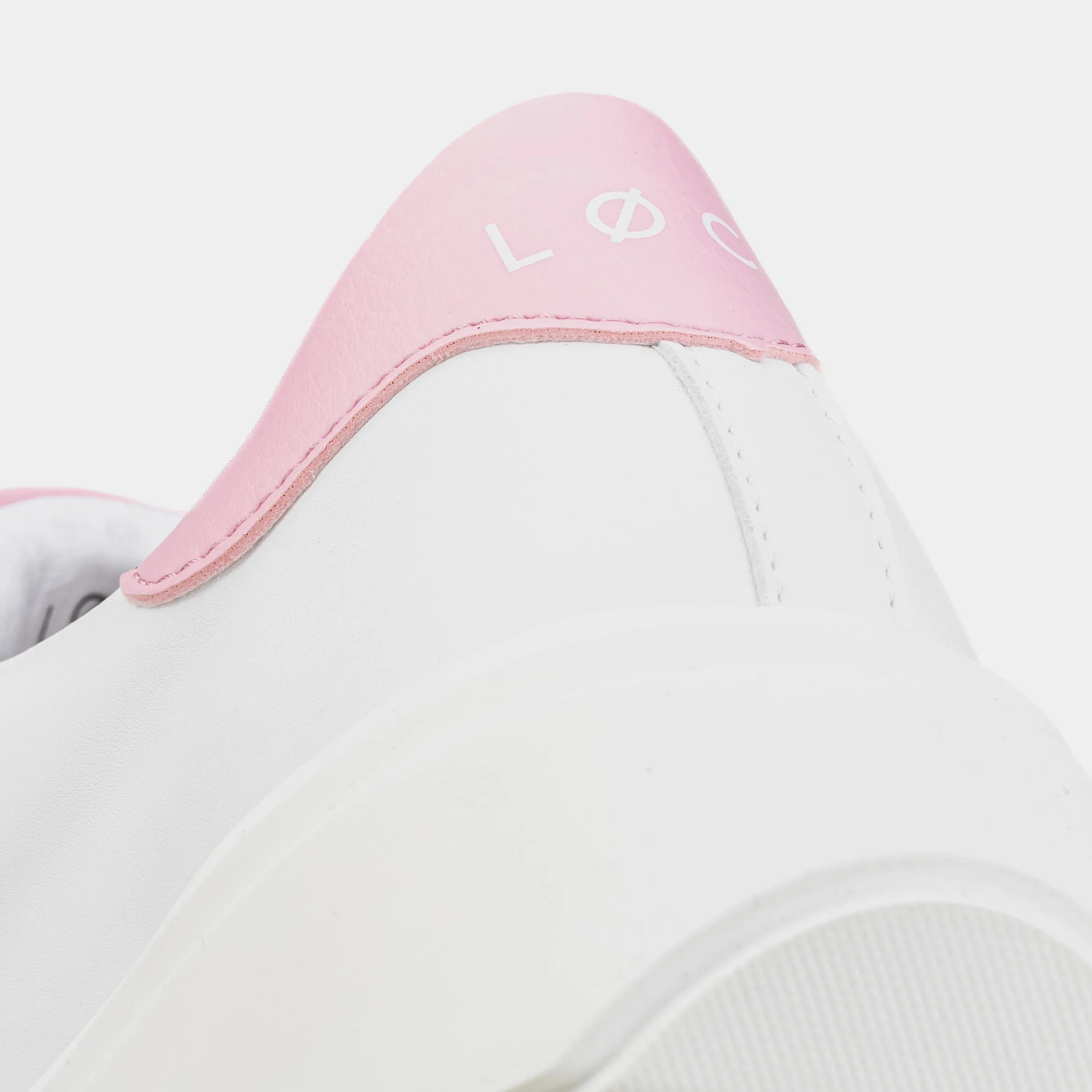 Nicki Minaj x Apex The Pink Print Womens Lifestyle Shoes (White/Fuchsia)