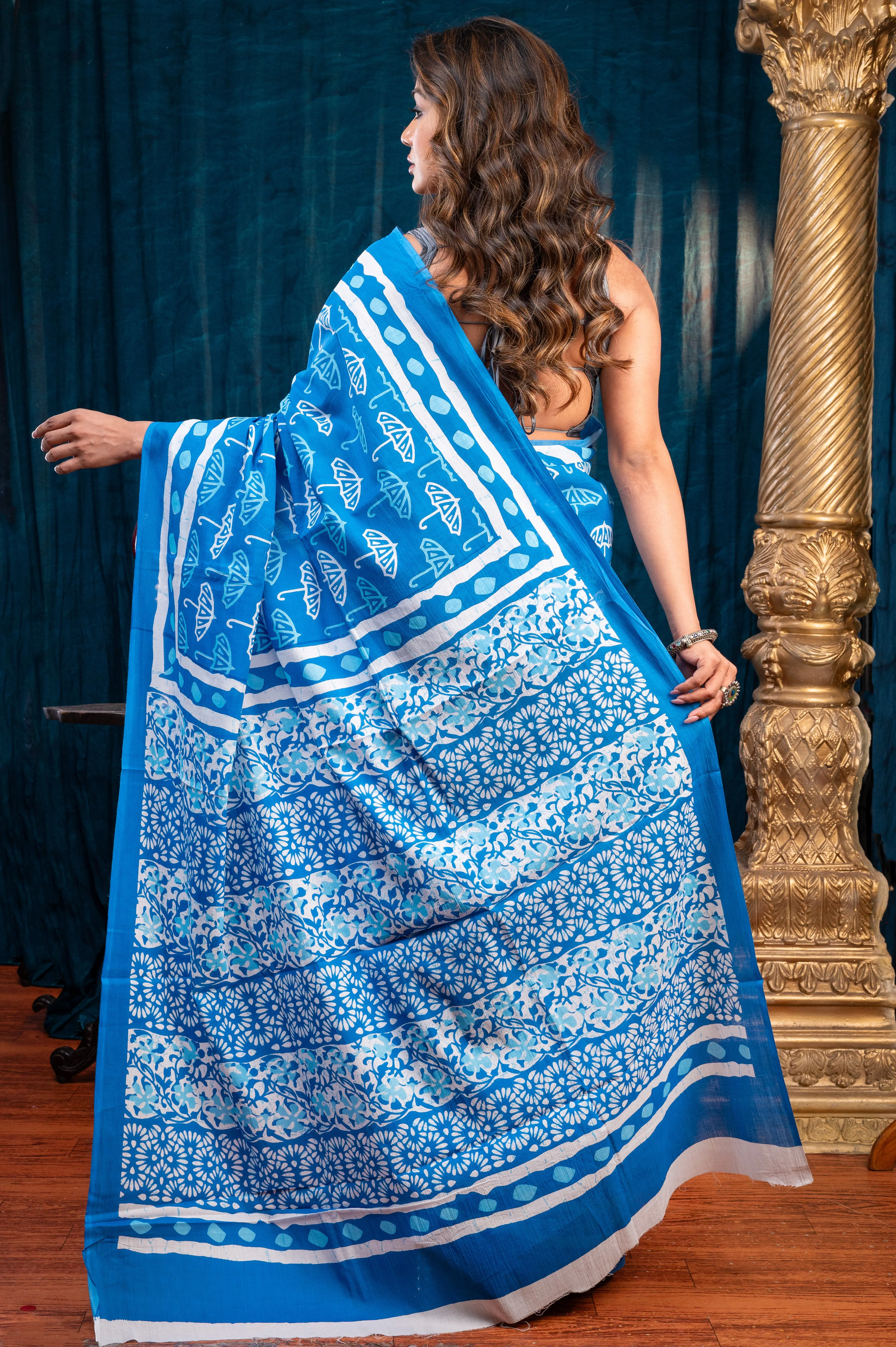 Women Blue Pure Bagru Malmal Cotton Saree With Umbrella Print