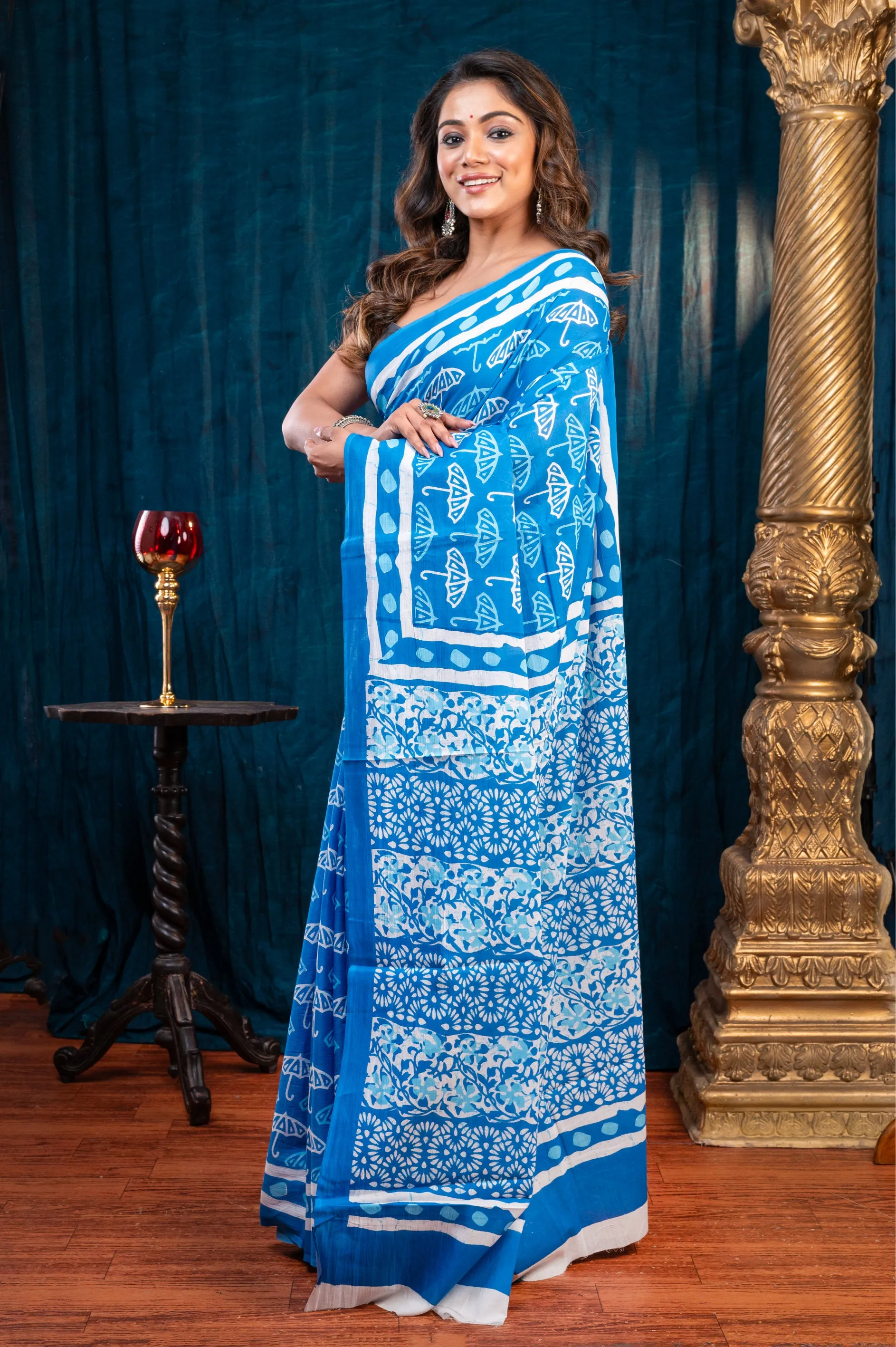 Women Blue Pure Bagru Malmal Cotton Saree With Umbrella Print