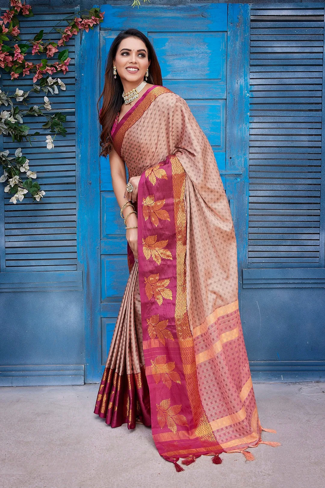 Women Party Wear Aura Silk Saree With Un Stitched Blouse