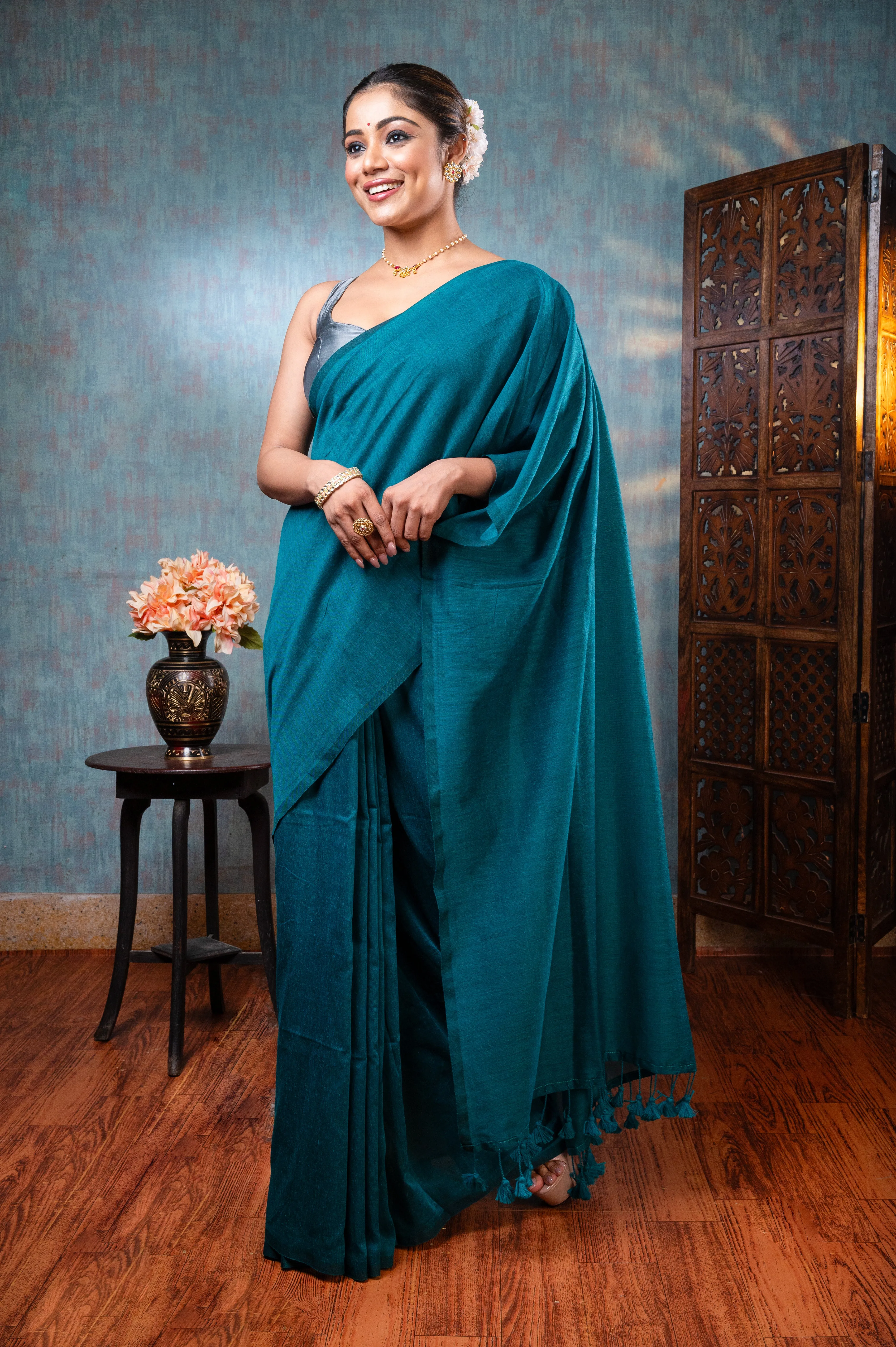 Women Teal Green Handloom Cotton Saree